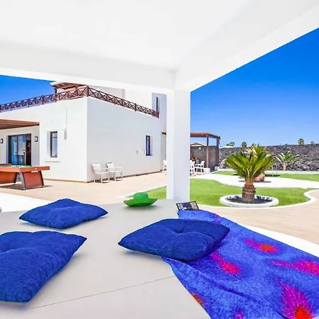 Esmeralda Playa Blanca