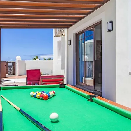 Esmeralda Villa